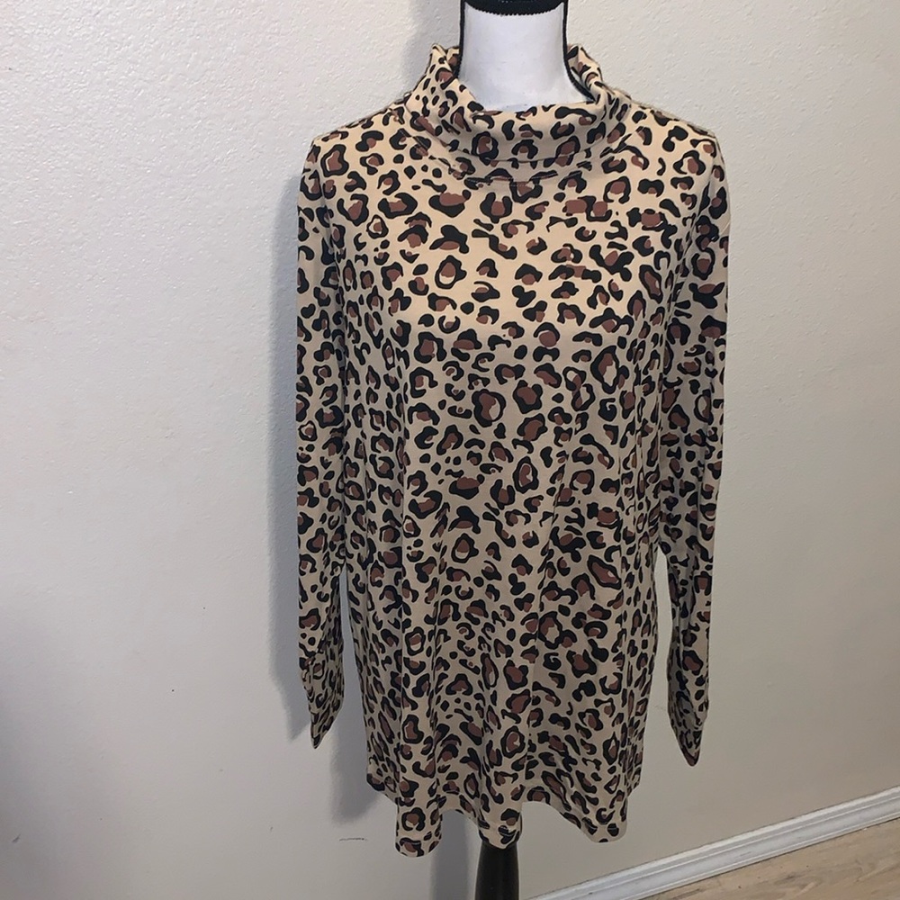 Anthony Richards leopard print long sleeve turtleneck shirt